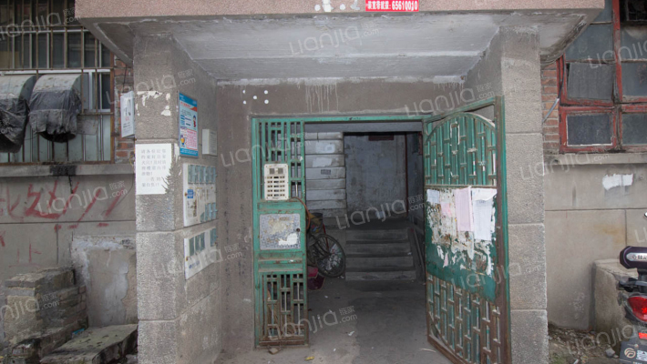 新圃南街小区外景图