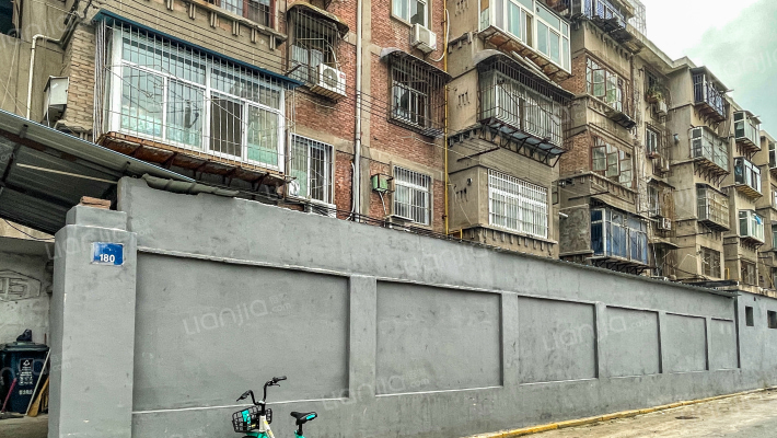 房地一局家属院外景图