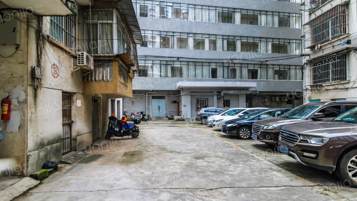 中国黄金公司大院外景图