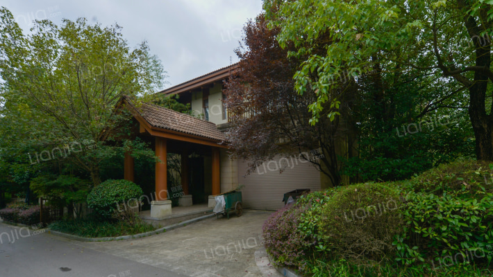 元一高尔夫别墅五期外景图