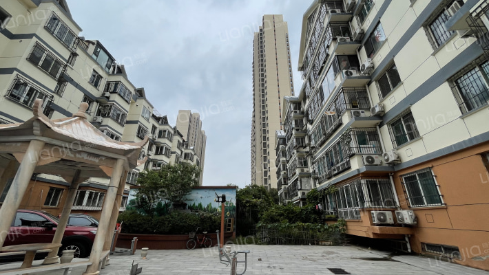 幸福佳苑小区外景图