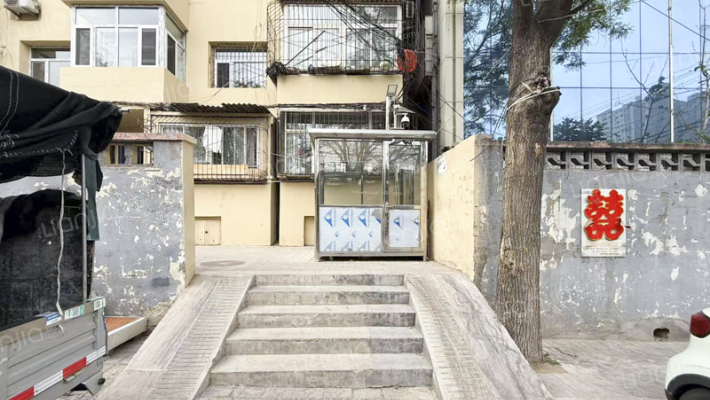 和平南路105号外景图