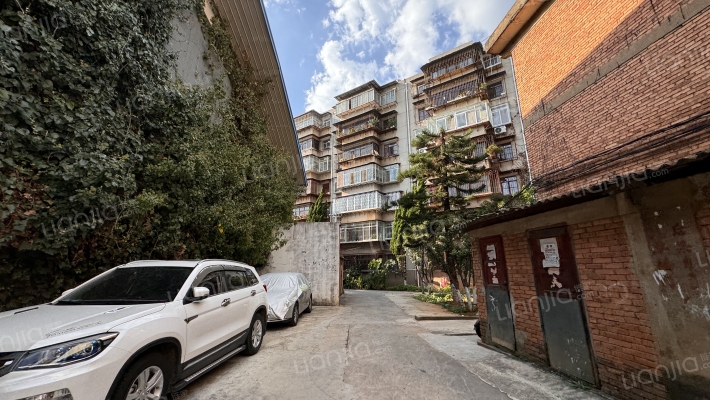 云南大学北院外景图