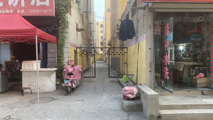 计委家属楼外景图