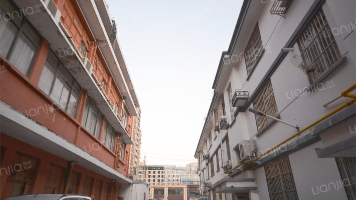 华城AB楼外景图