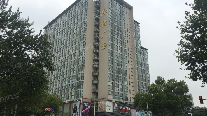 先锋广场外景图