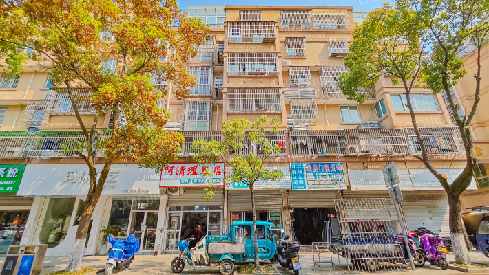 新景公寓外景图