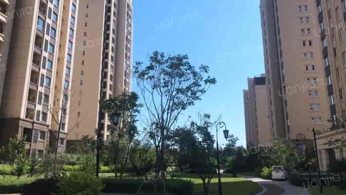 沈阳孔雀城英国宫外景图