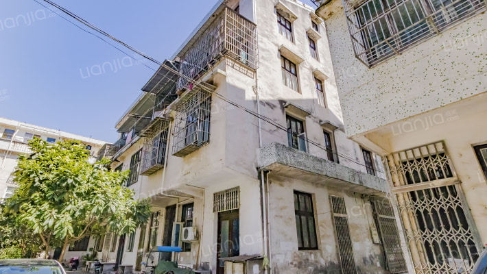 法院宿舍外景图