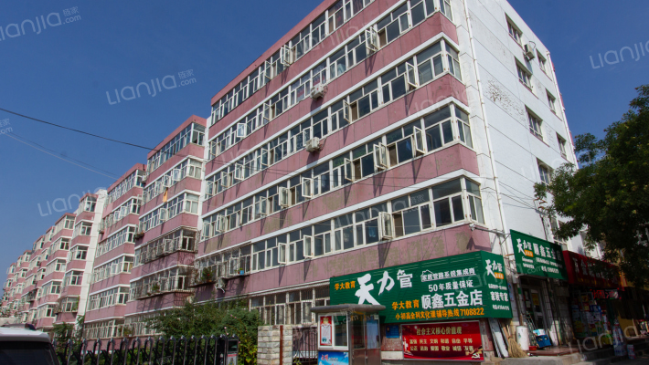 商业银行家属院外景图