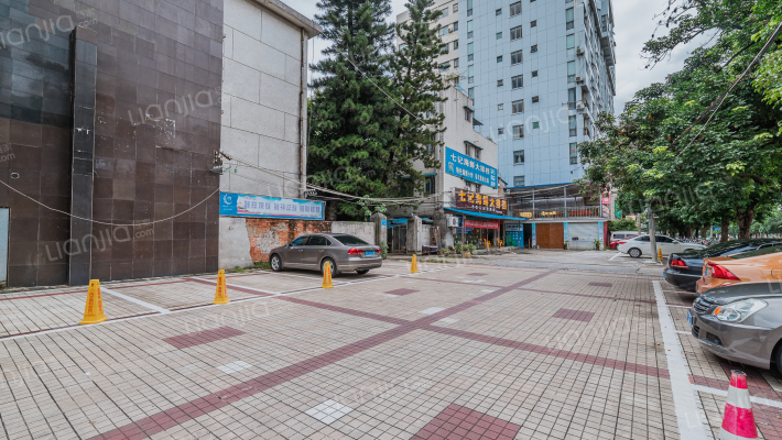 进出口贸易宿舍外景图