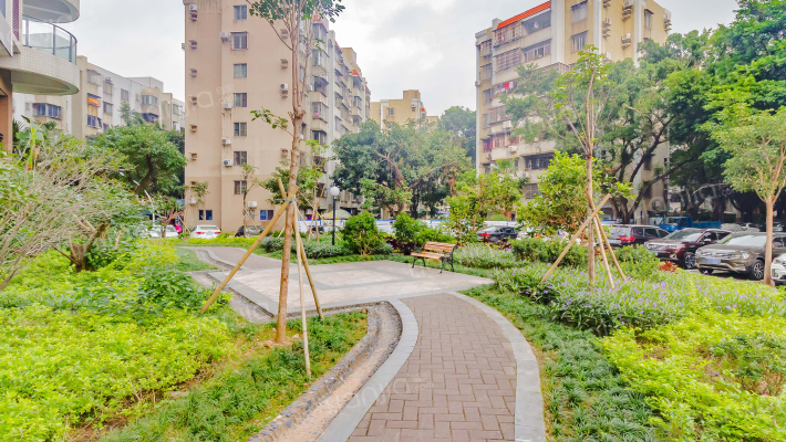 汇翠山庄水晶园外景图