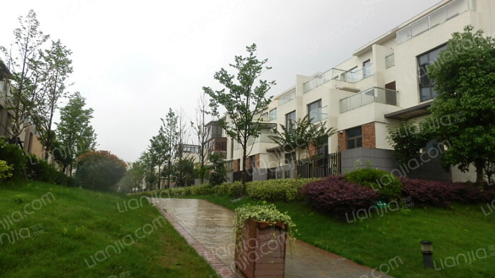 山语原墅外景图