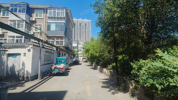 拔丝厂小区外景图