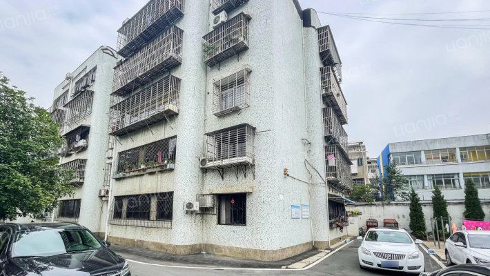 襄阳市襄州区医疗保障局家属院外景图