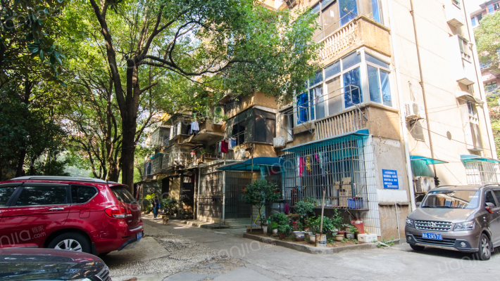 建材供销储运公司宿舍外景图