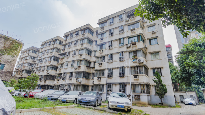 长飞公寓外景图