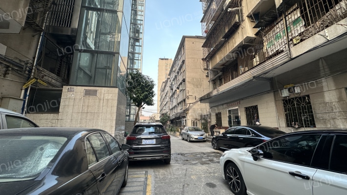 先烈东横路7号大院外景图