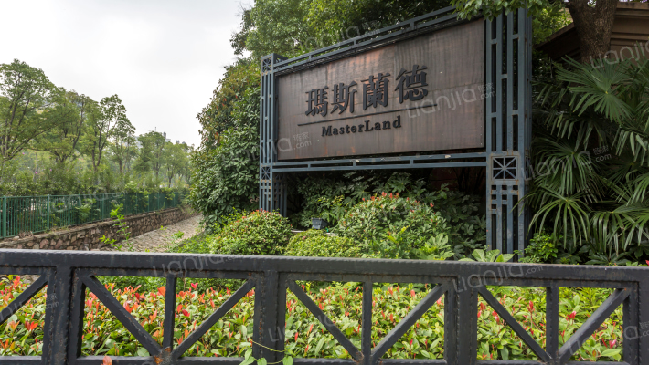 玛斯兰德海枣树街区外景图