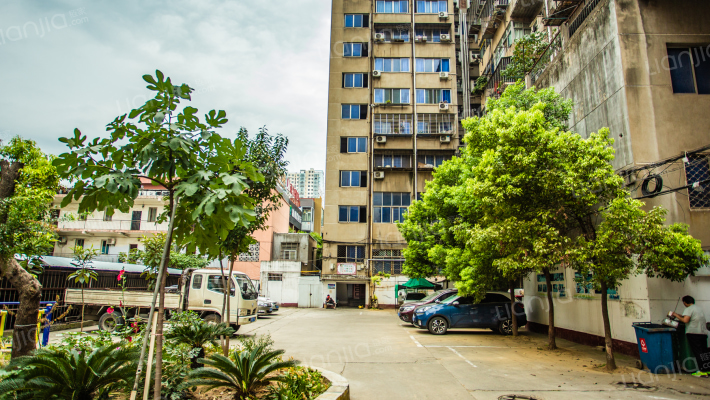 襄阳市五金交电仓库家属院外景图