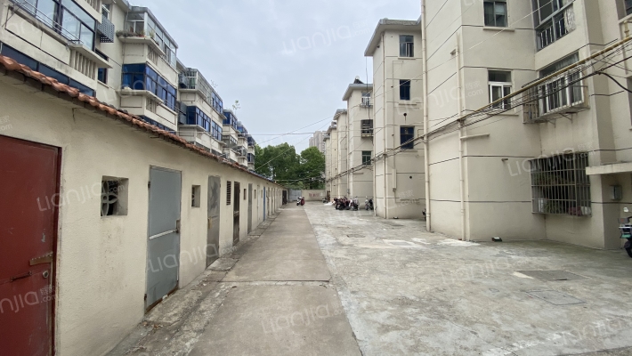 技师学院北家属区外景图