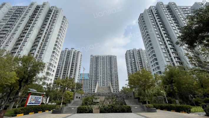 左岸枫桥外景图