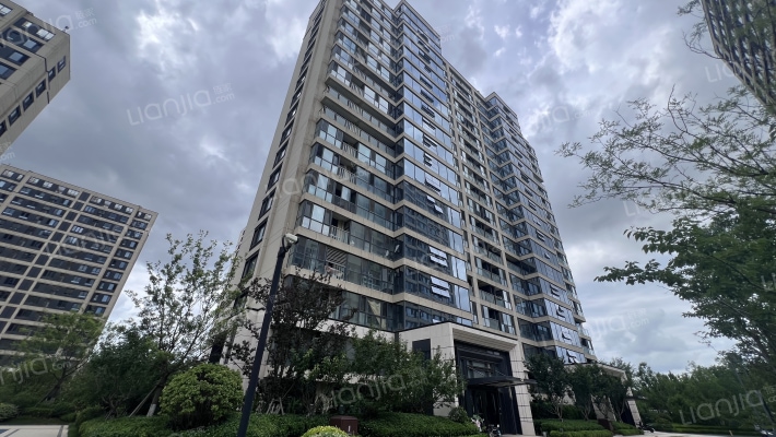 万科翡翠大道外景图