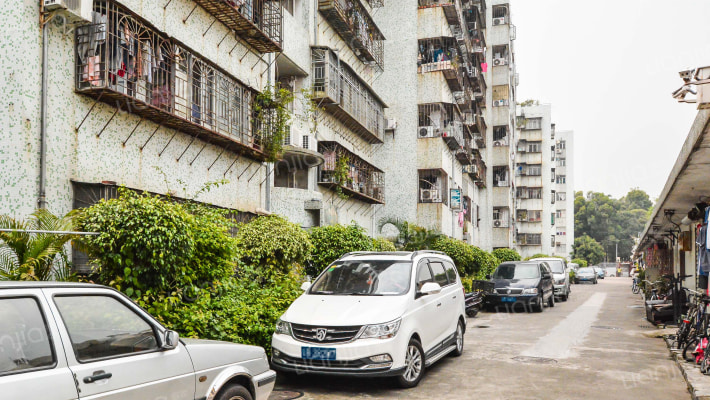 田华苑小区外景图