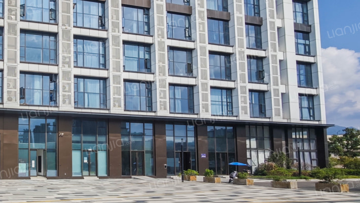 万邦中心外景图