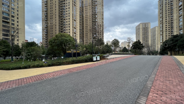 昆明湖臻园A区外景图