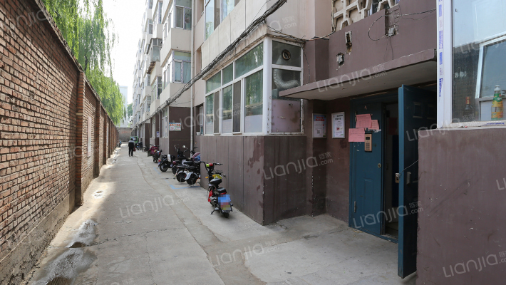 教委宿舍外景图