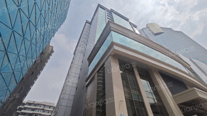 人行家属院外景图