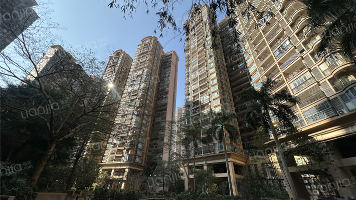 中天彩虹城南区外景图