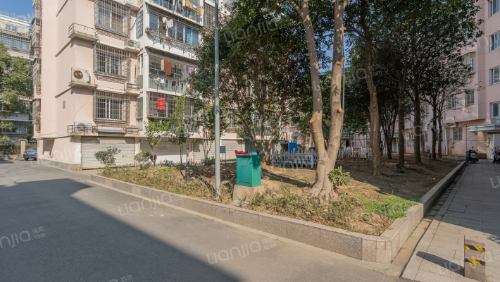 振华公寓外景图