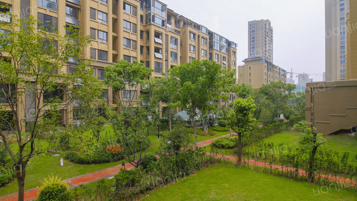 绿城东方雅园外景图