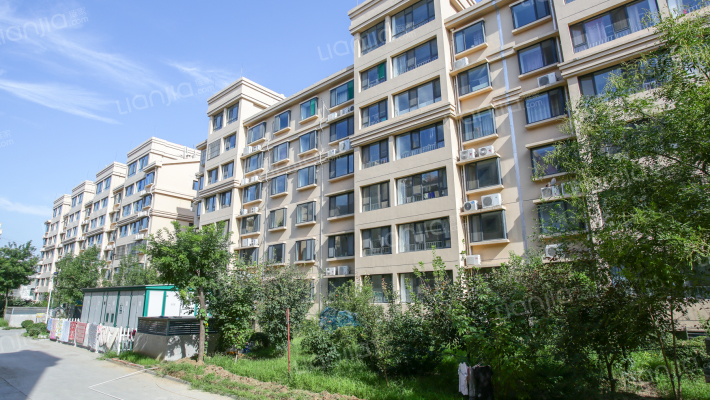 东园小区外景图