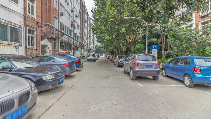 市土地局宿舍外景图