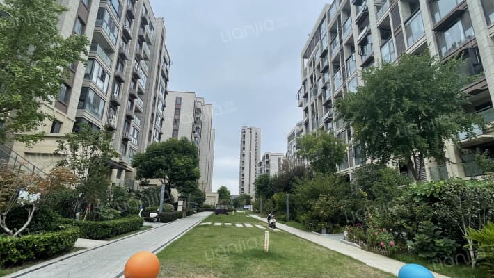 丽丰凯旋门外景图