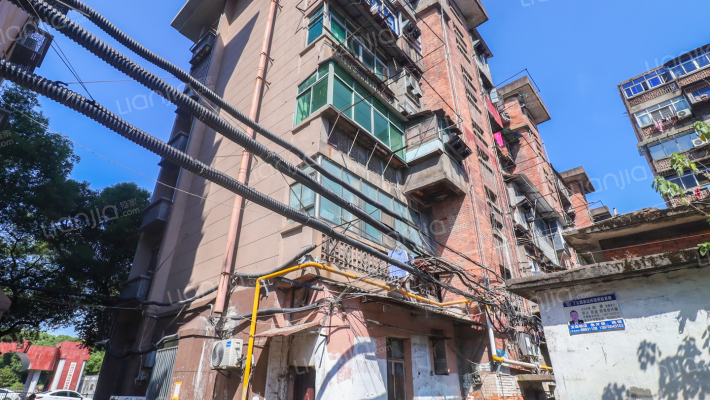 八一大道长运宿舍外景图