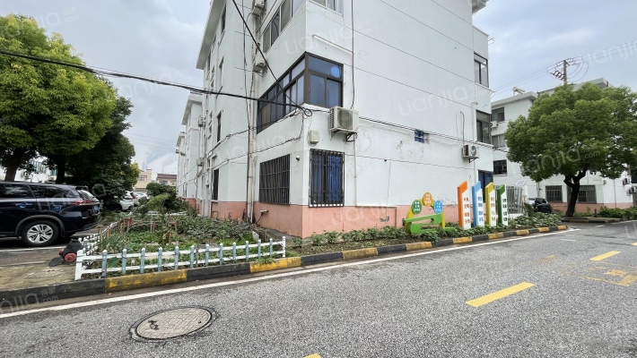 镇南新村外景图