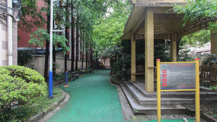 东园三村小区外景图