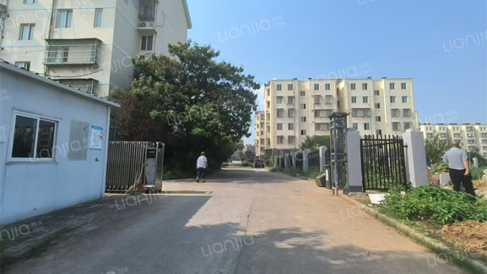 汽车大修厂外景图