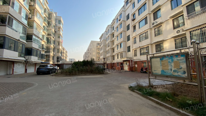 欧美风河花园外景图