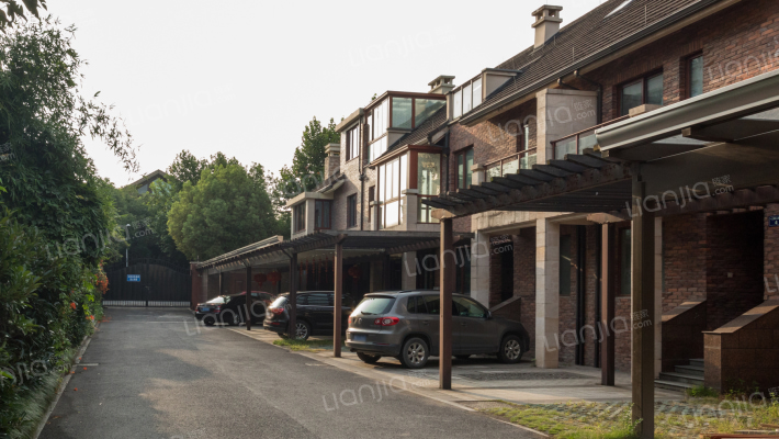 一江两岸 · 人家外景图