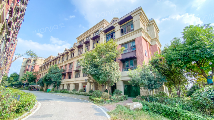 文一名门学府里外景图