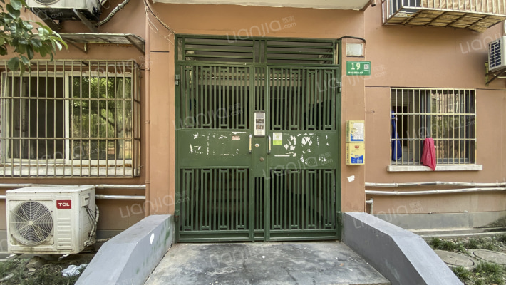 春申五村外景图