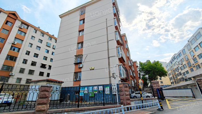 武警支队宿舍外景图