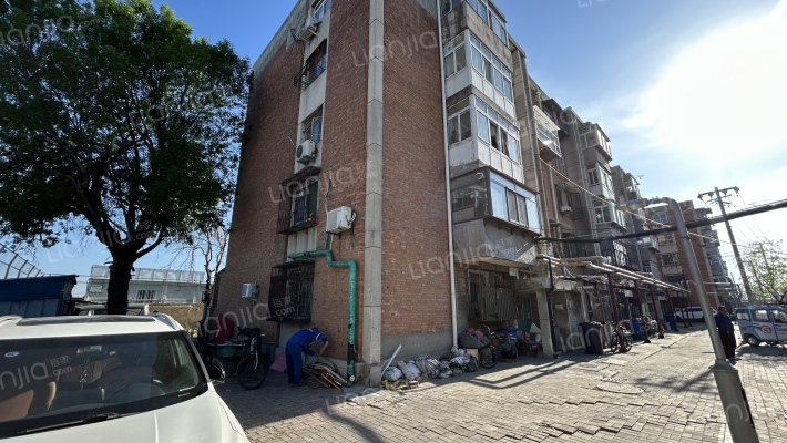 柳青东里外景图