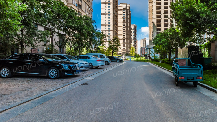 中房青蓝国际外景图