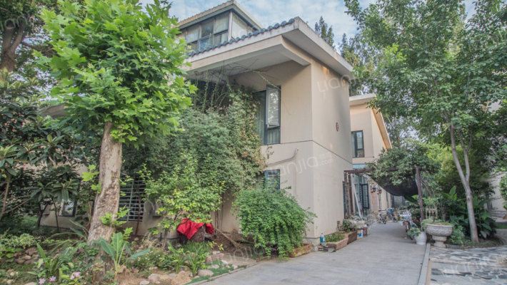 兰亭山庄外景图